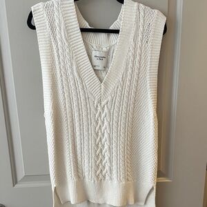 Abercrombie & Fitch Women's Cream V-Neck Sweater Vest